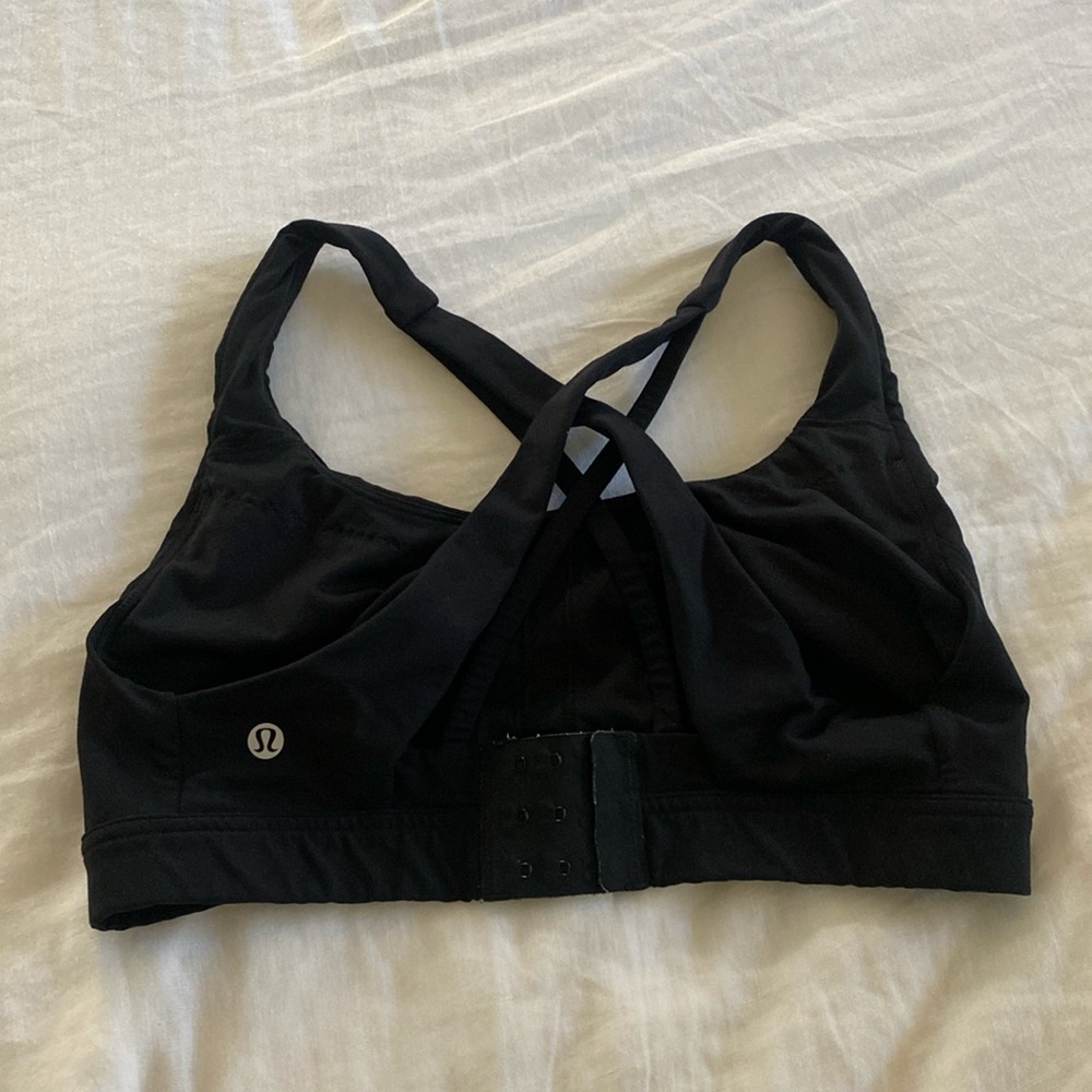 Lululemon sports bra with hooks